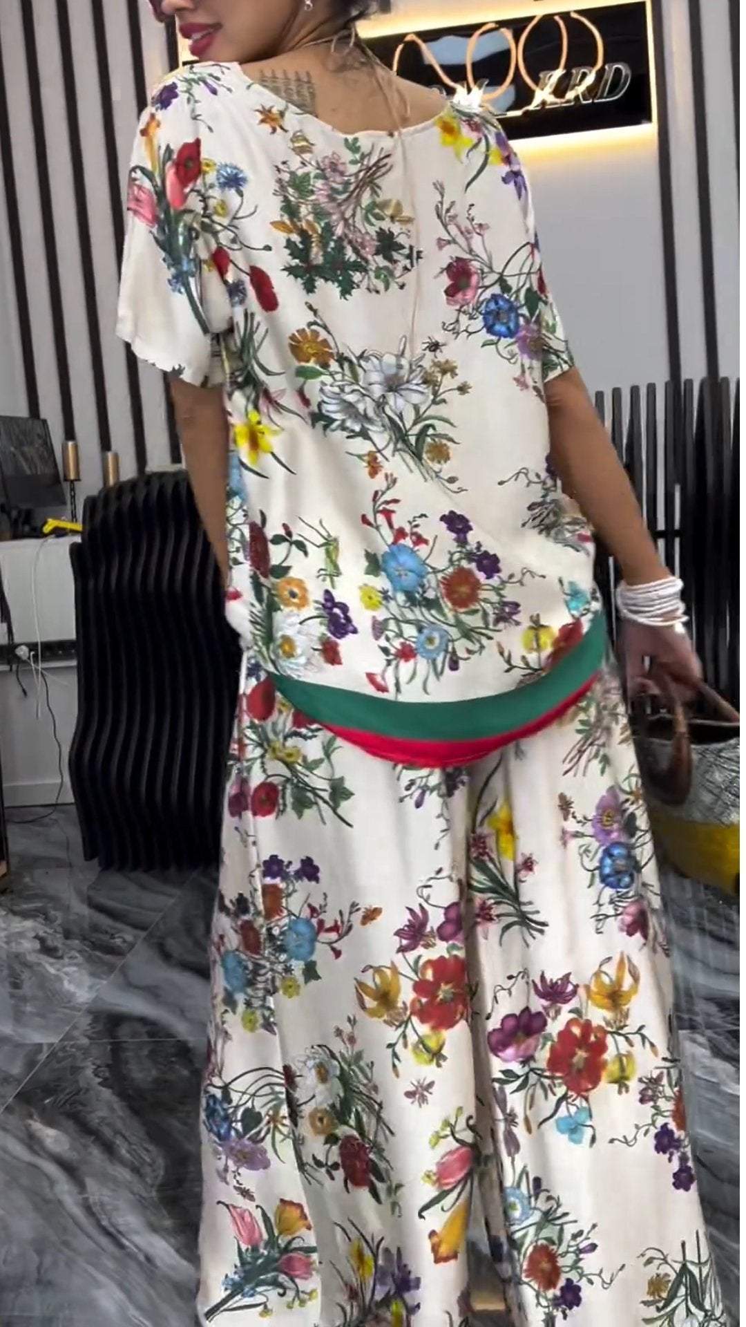 Women's Crew Neck Short Sleeve Printed Suit