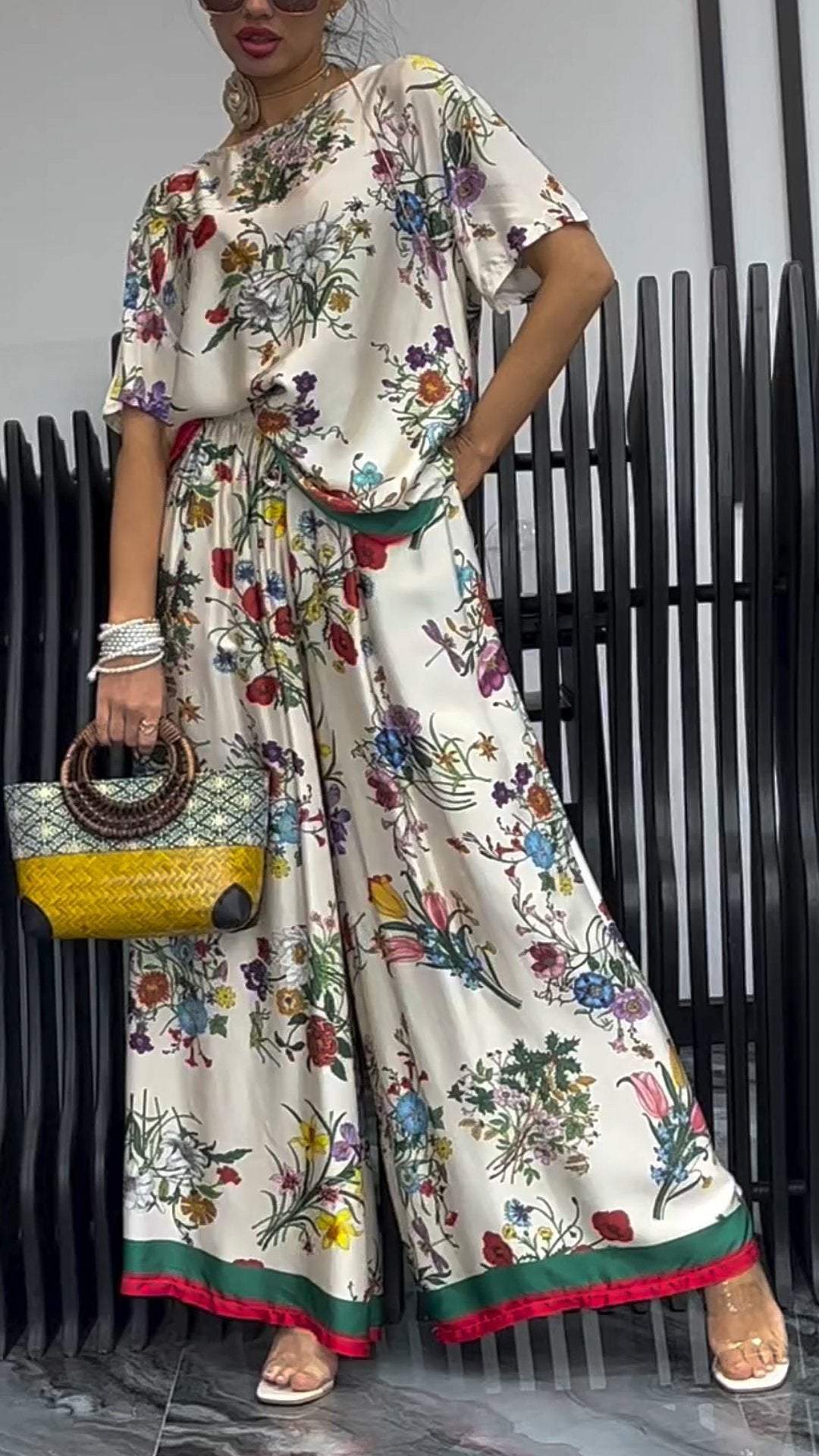 Women's Crew Neck Short Sleeve Printed Suit